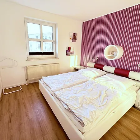 15 Im Haus Huehnergott Зеллин